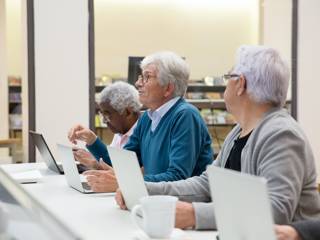 Alleen digitalisering houdt zorg en welzijn niet overeind